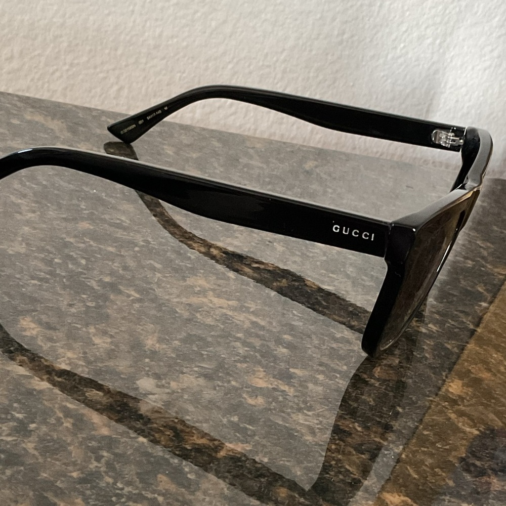 Gucci Glossy Black framed and lens Eyewear sun glasses sunglasses unisex auth